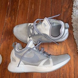 Nike foam running shoes